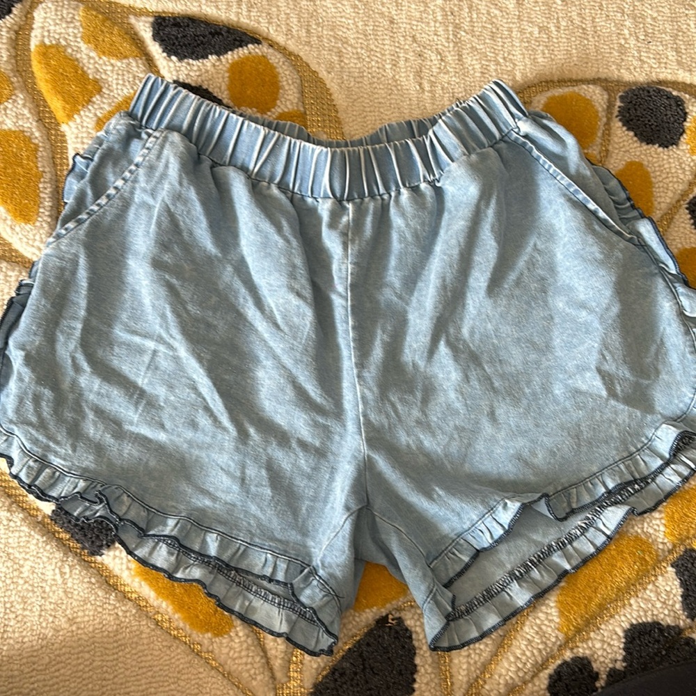 Country girl ruffle pull on shorts size medium